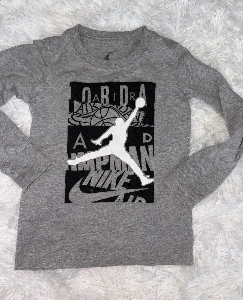 Nike Air Jordan 4 Gray Long Sleeved Tee. Cute, Soft